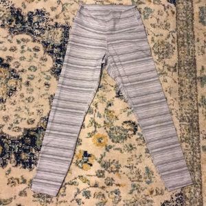 Lululemon high waisted gray striped legging size 6